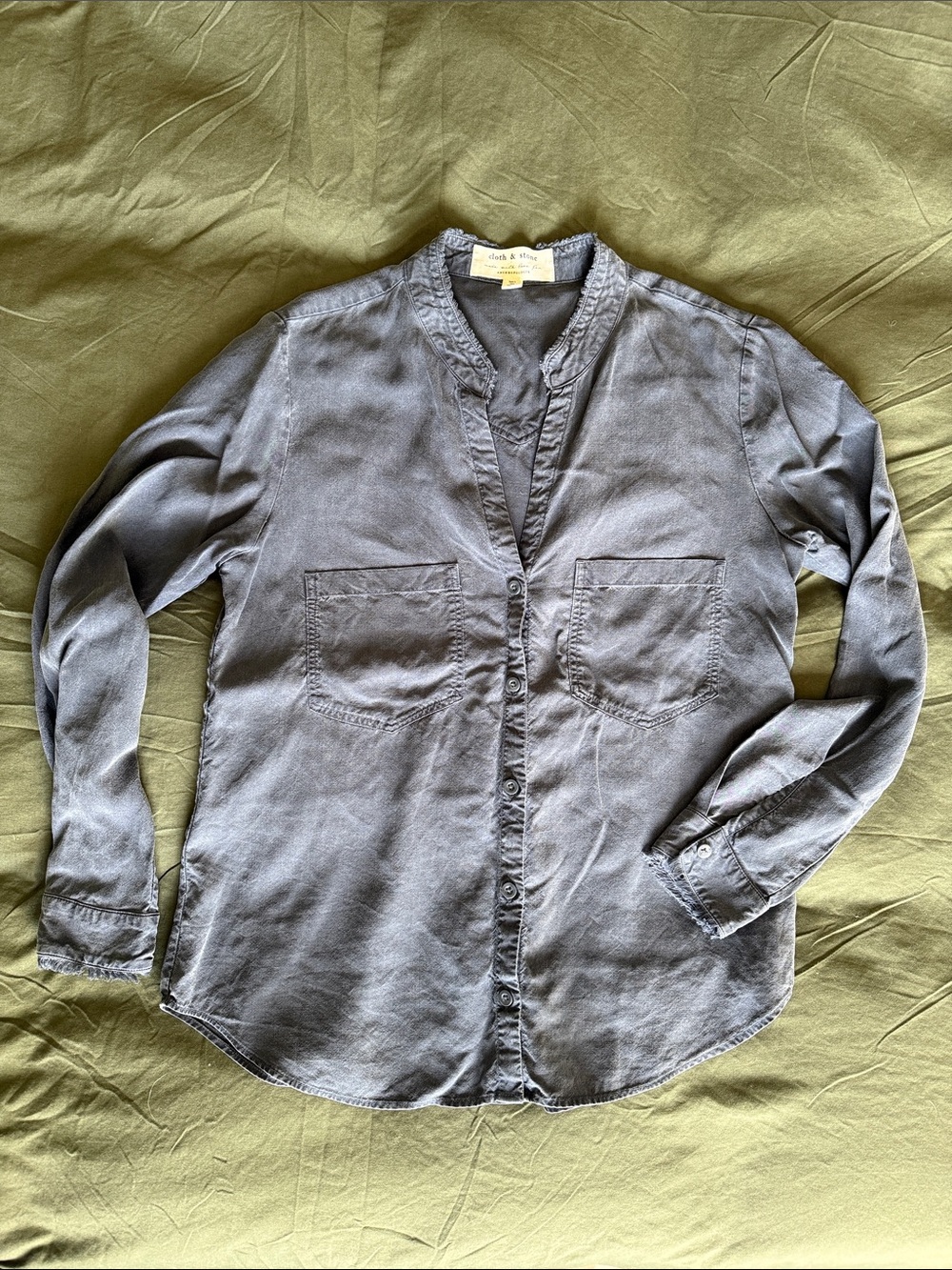 cloth & stone Washed Slate Button-Down textured Tencel Shirt, size S